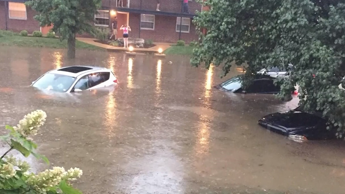 Flash flooding claims cars in Maplewood