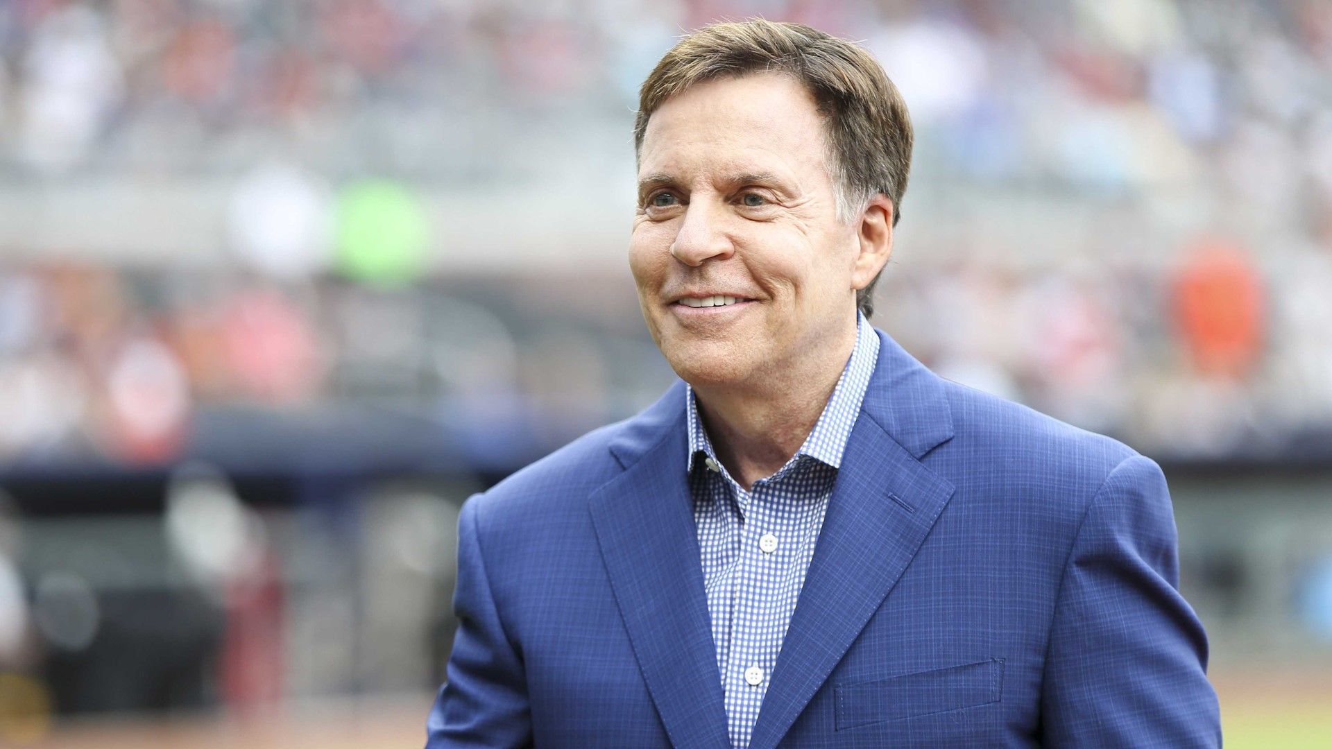 Longtime broadcaster Bob Costas is in talks to leave NBC