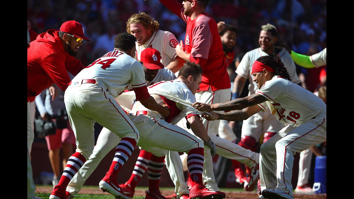 O'Neill's homer in 10th lifts Cardinals past Giants 5-4