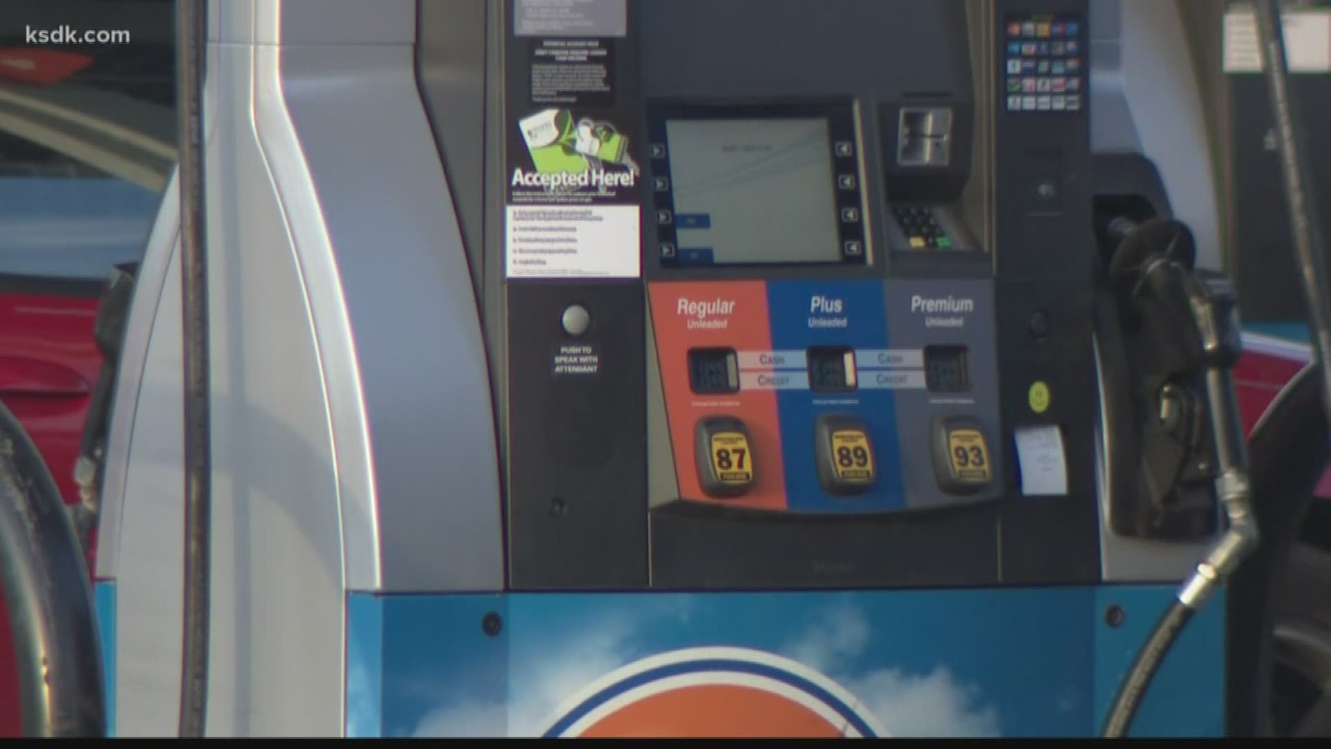Gas prices drop across the country, including in the St. Louis area