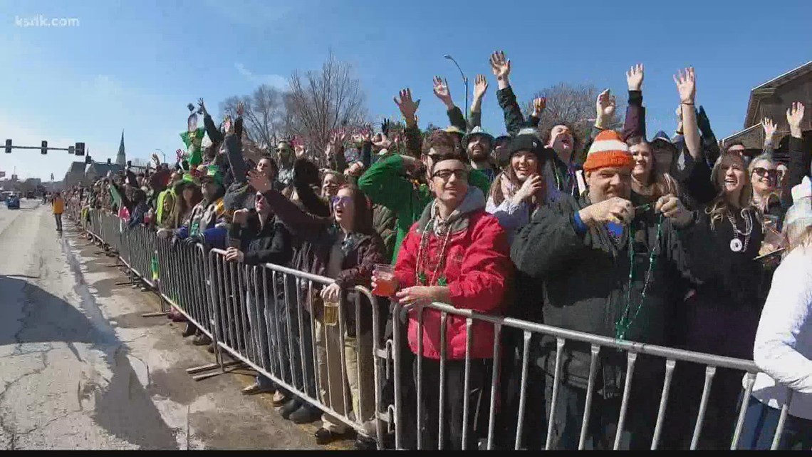 Thousands descend on Soulard for 2022 Bud Light Grand Parade - Vimarsana News