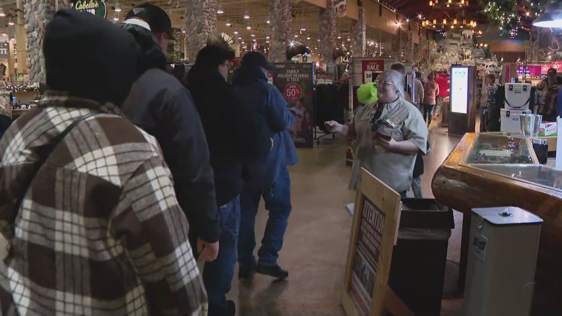 Black Friday shopping: Cabela's in north St. Louis County gives away 250 giftcards - Vimarsana News