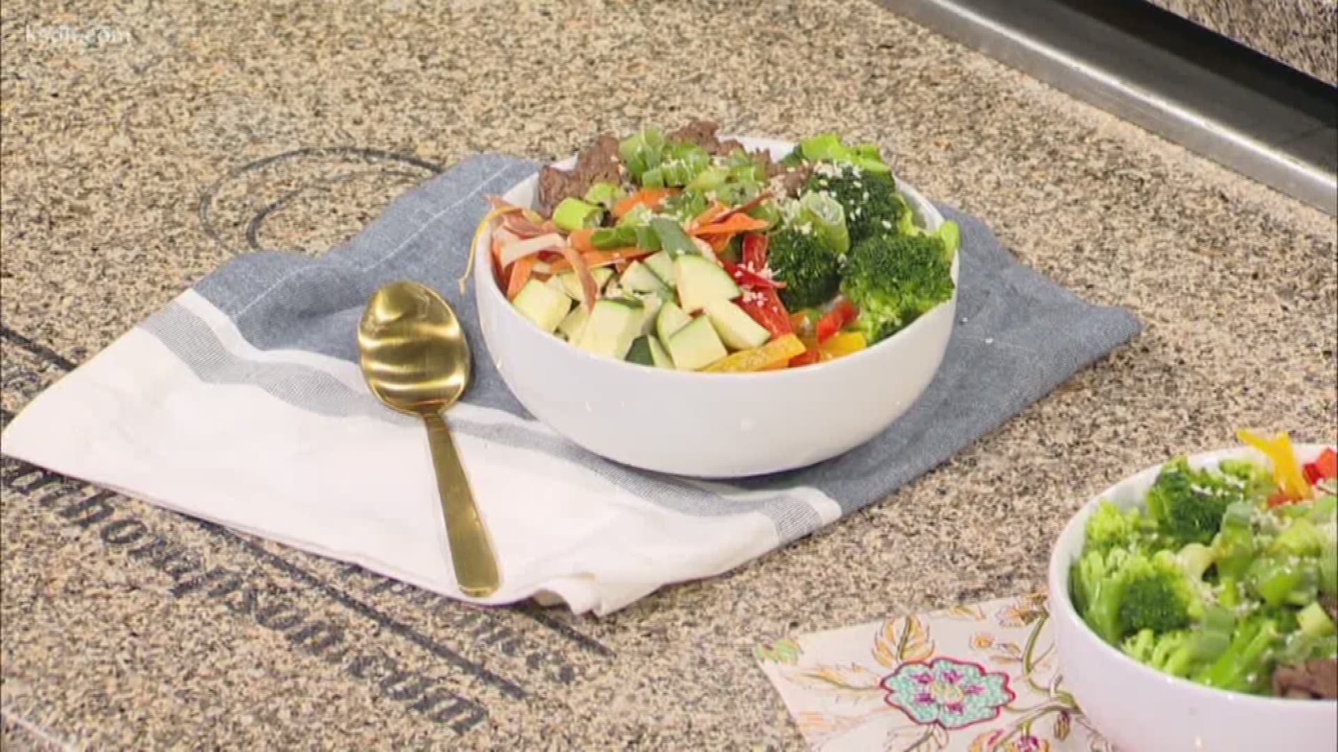 Chanala Rubenfeld of ‘Salads 2 Your Door’ shares a recipe for a One Pot Beef Bowl.