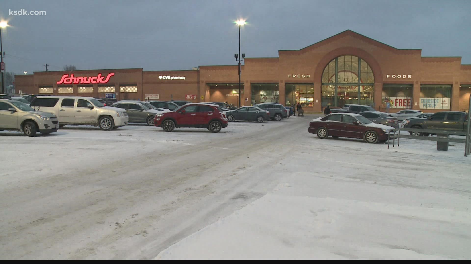 Both Schnucks and Dierbergs closed early Wednesday and plan to open late on Thursday due to the winter weather.
