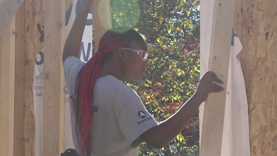 YouthBuild Program Gives High Schoolers Alternative To College | Ksdk.com