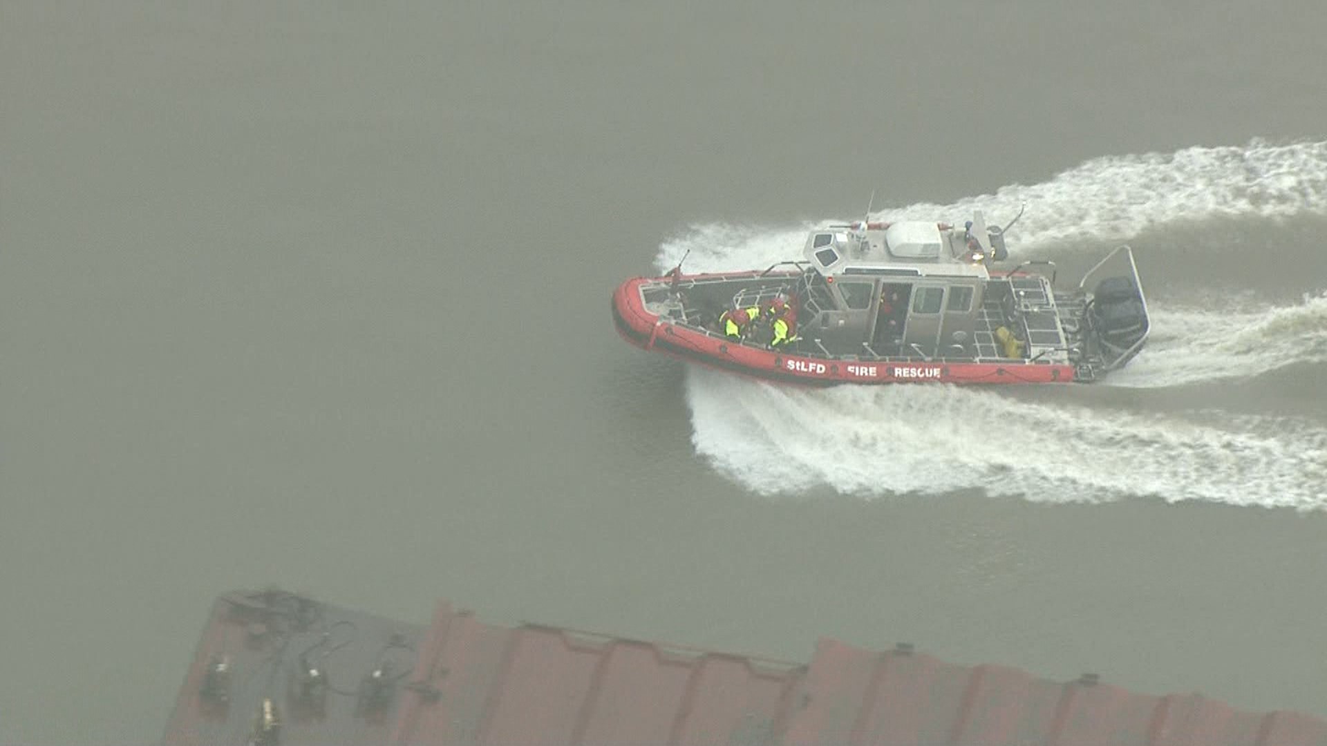 Man rescued from Mississippi River after reportedly going over Musial ...