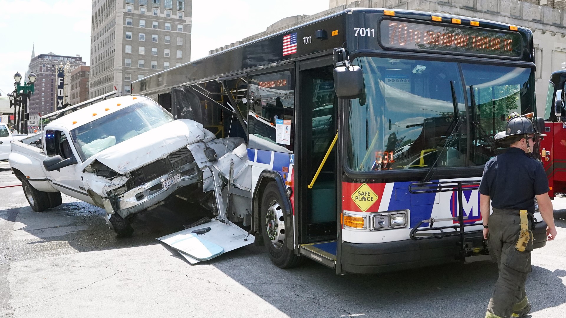 Injuries reported after MetroBus, truck collide in St. Louis | ksdk.com