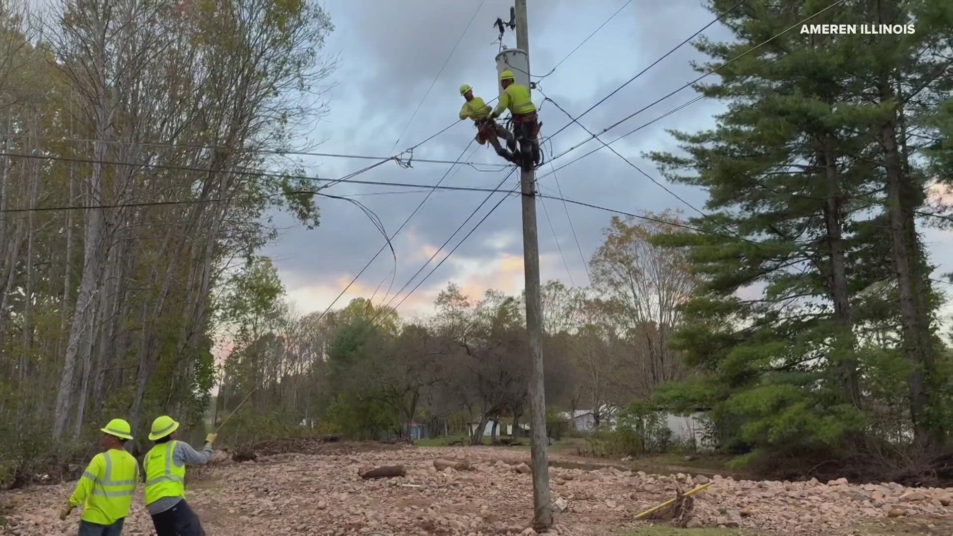 Ameren Illinois' crew of linemen are working on restoring power to the Virginia grid.