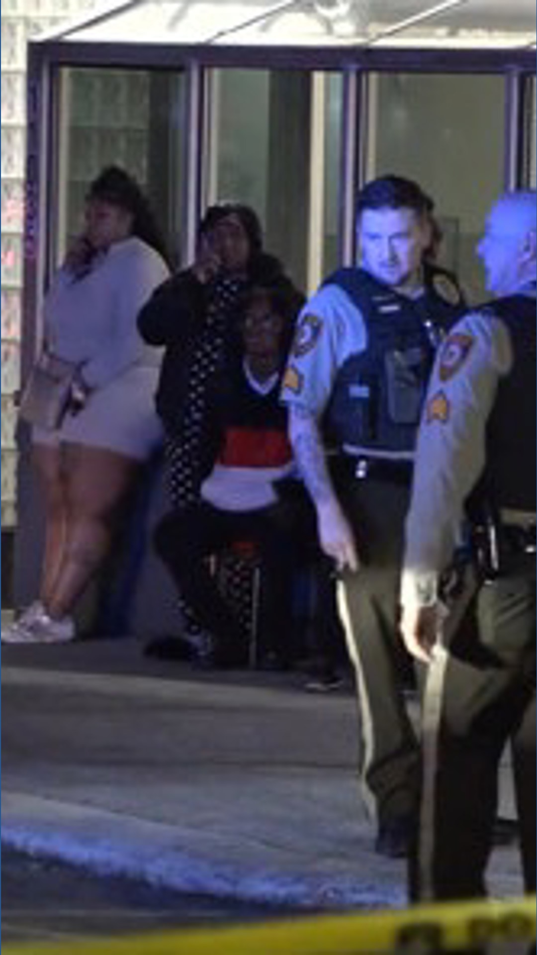 Woman killed in double shooting at Steak 'n Shake overnight | ksdk.com