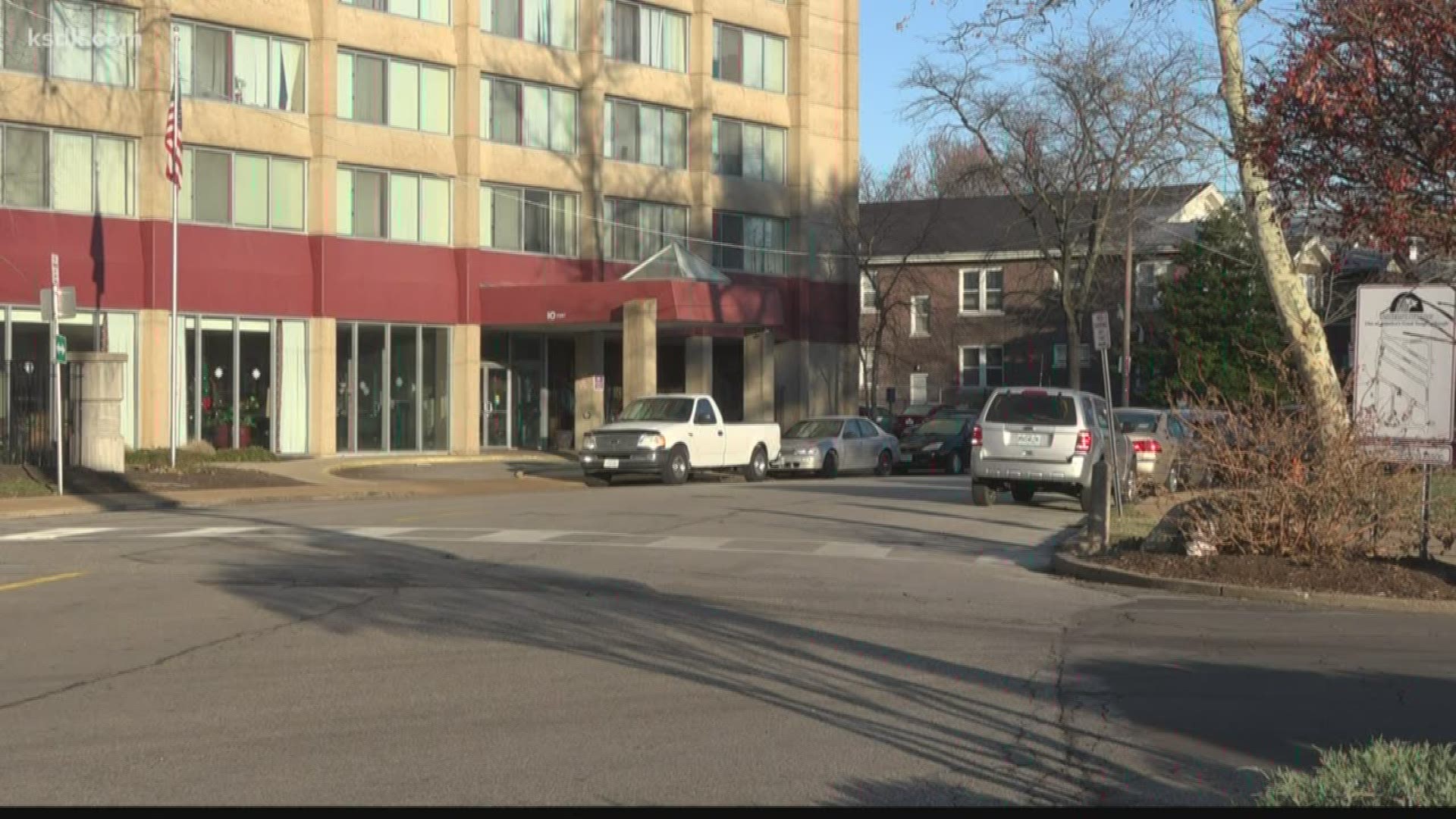 2 students were robbed at gunpoint near the Delmar Loop