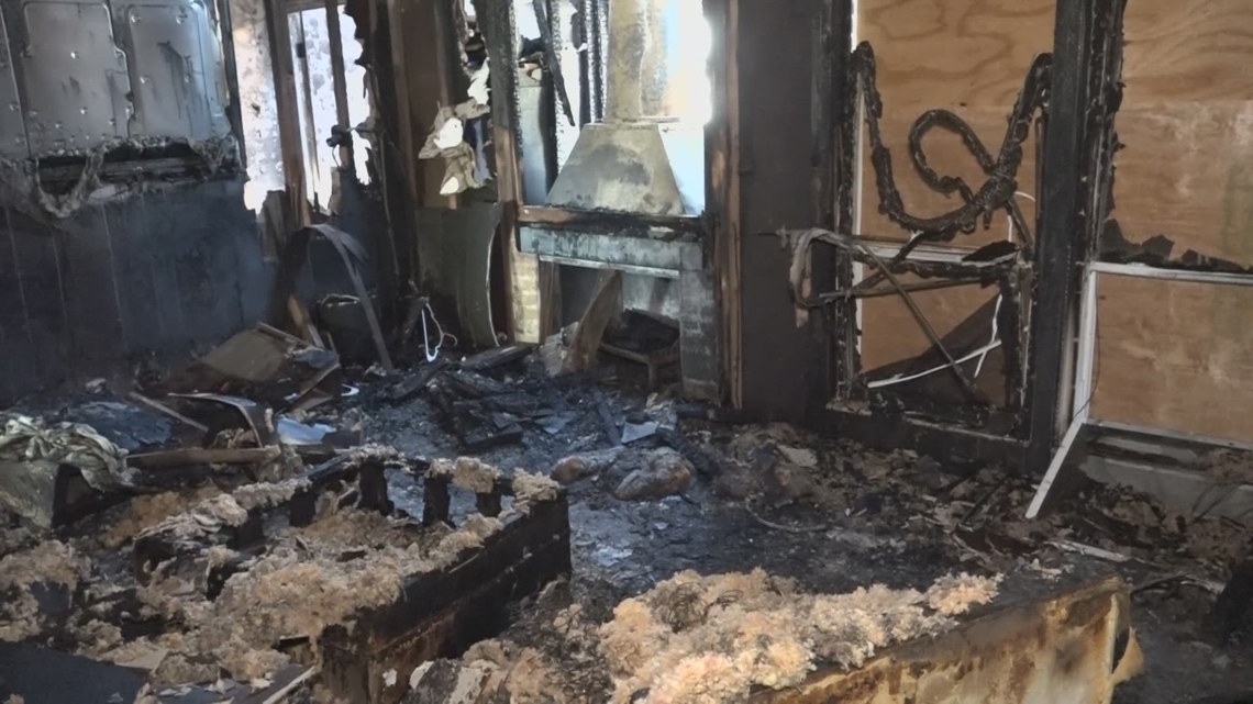 A family of 6 survives house fire in Florissant