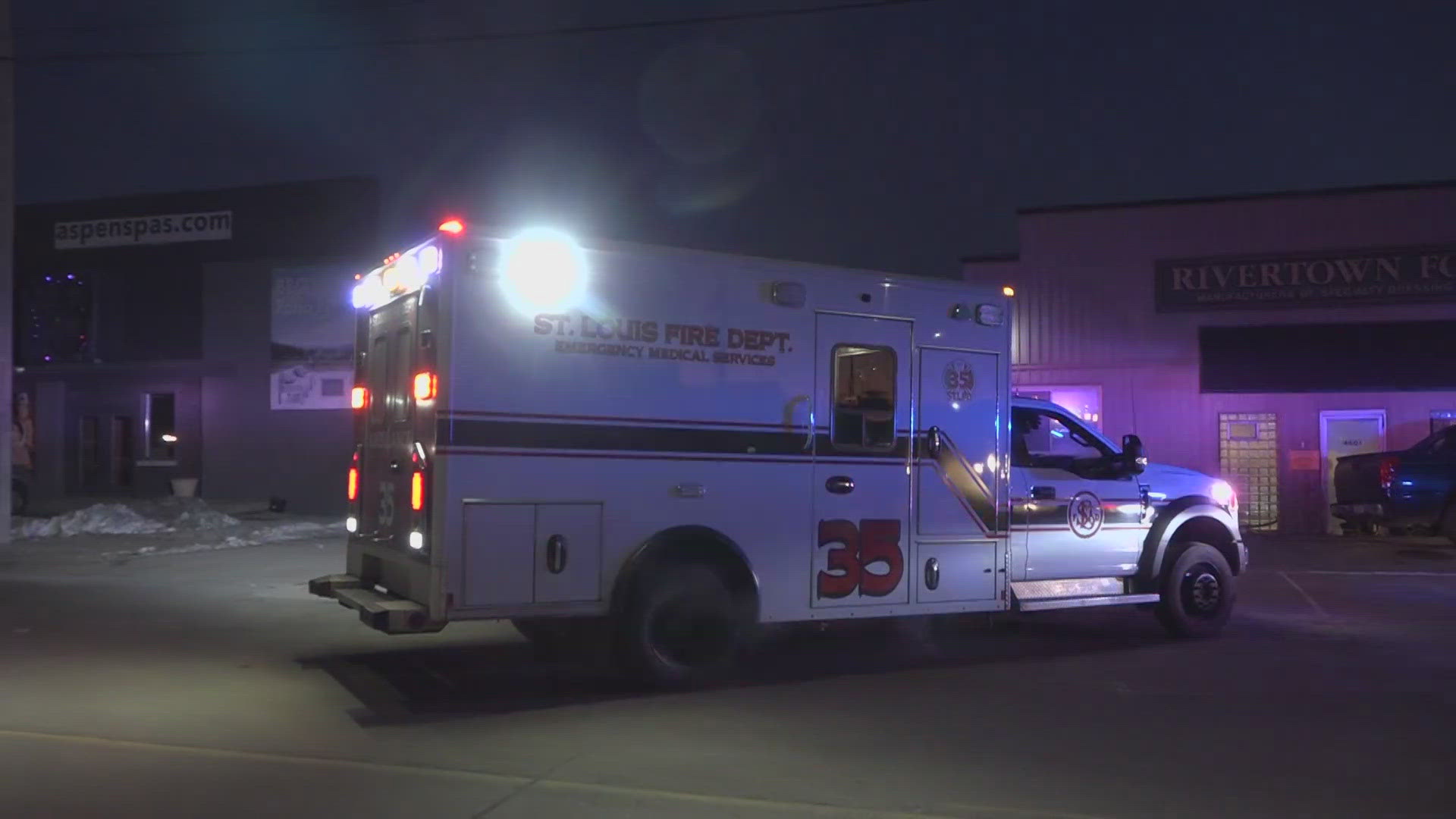 2-vehicle crash leaves 1 dead in St. Louis | ksdk.com
