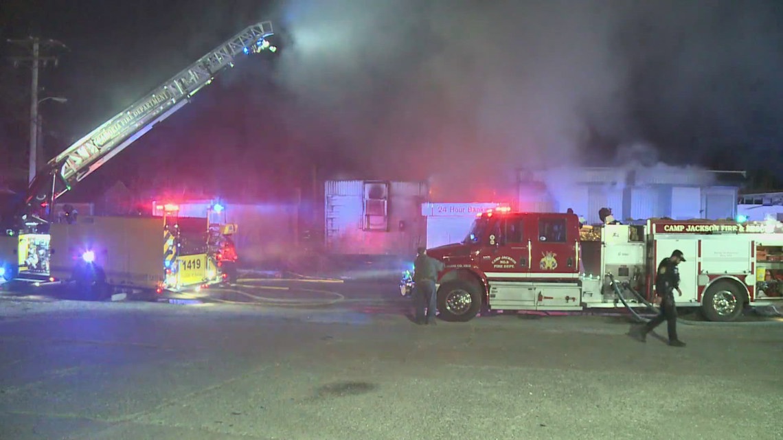 Fire spreads to several mobile homes in Cahokia Heights | ksdk.com