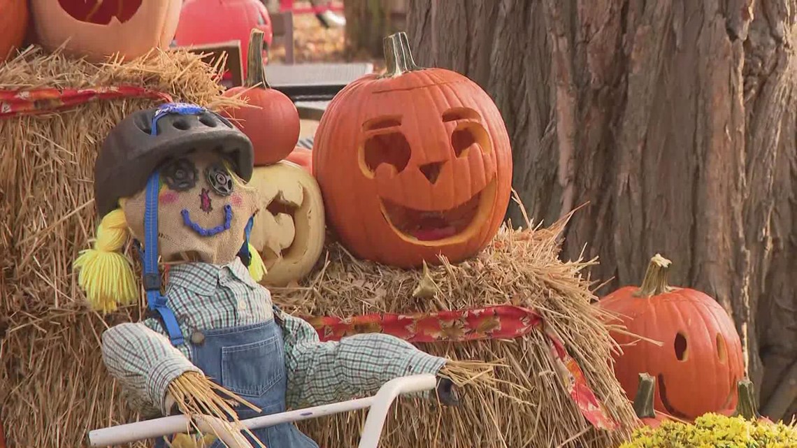 Pumpkin Glow brings thousands to St. Charles Main Street