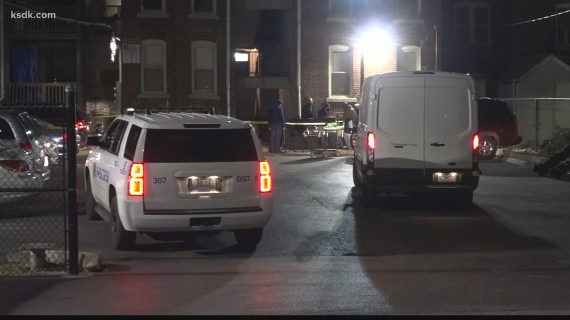 Man shot and killed in parking lot behind St. Louis apartment complex | 0