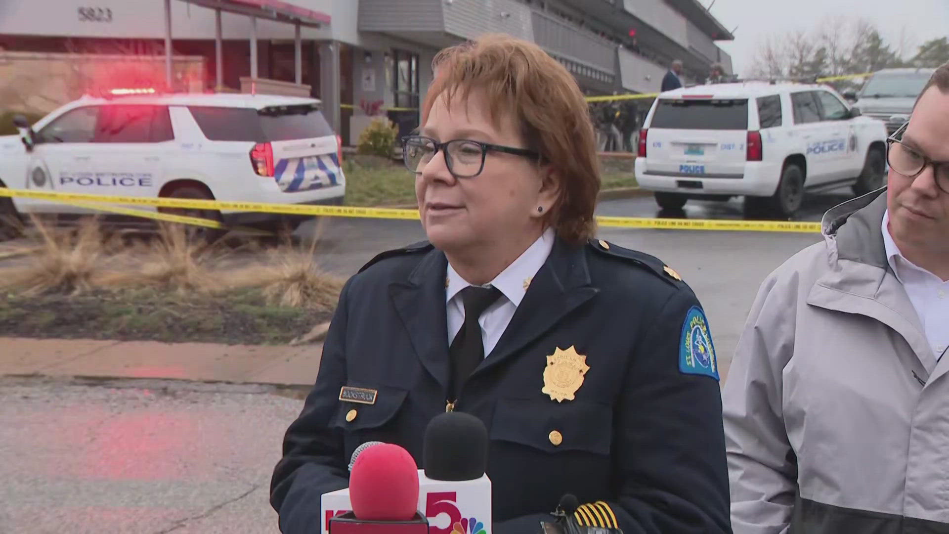 Homicide suspect found shot inside St. Louis hotel room died by suicide ...
