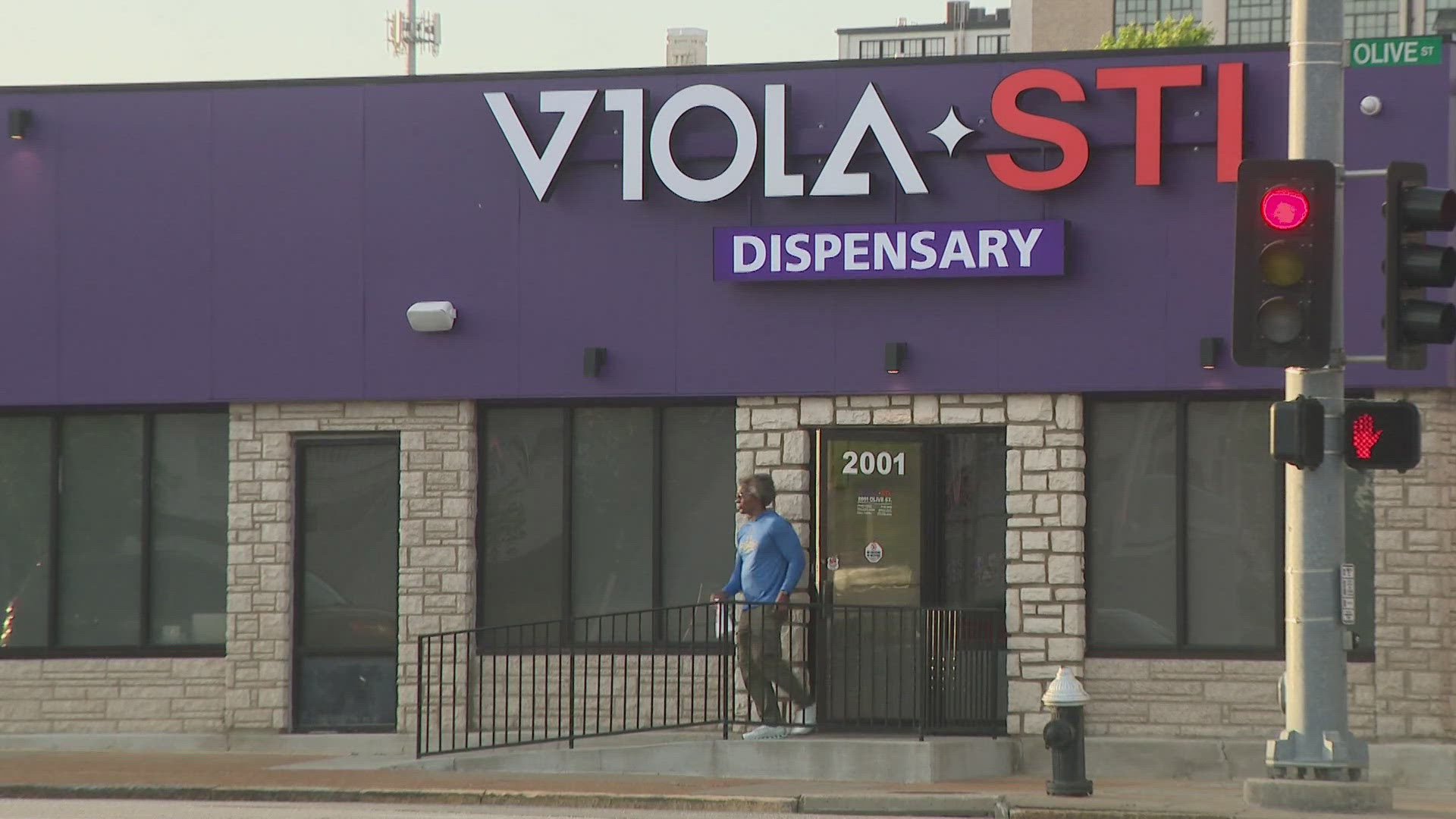 In St. Louis, marijuana dispensaries have to close at 8 p.m.