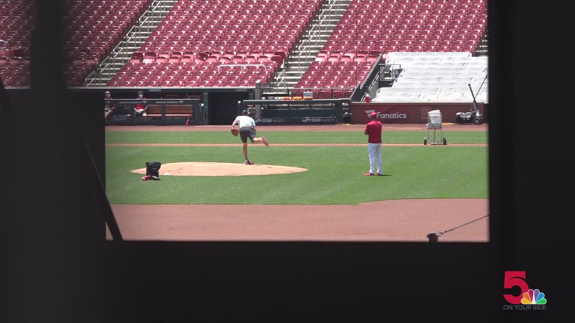 It looks like the Cardinals' veteran is getting ready for a potential season at Busch Stadium.
