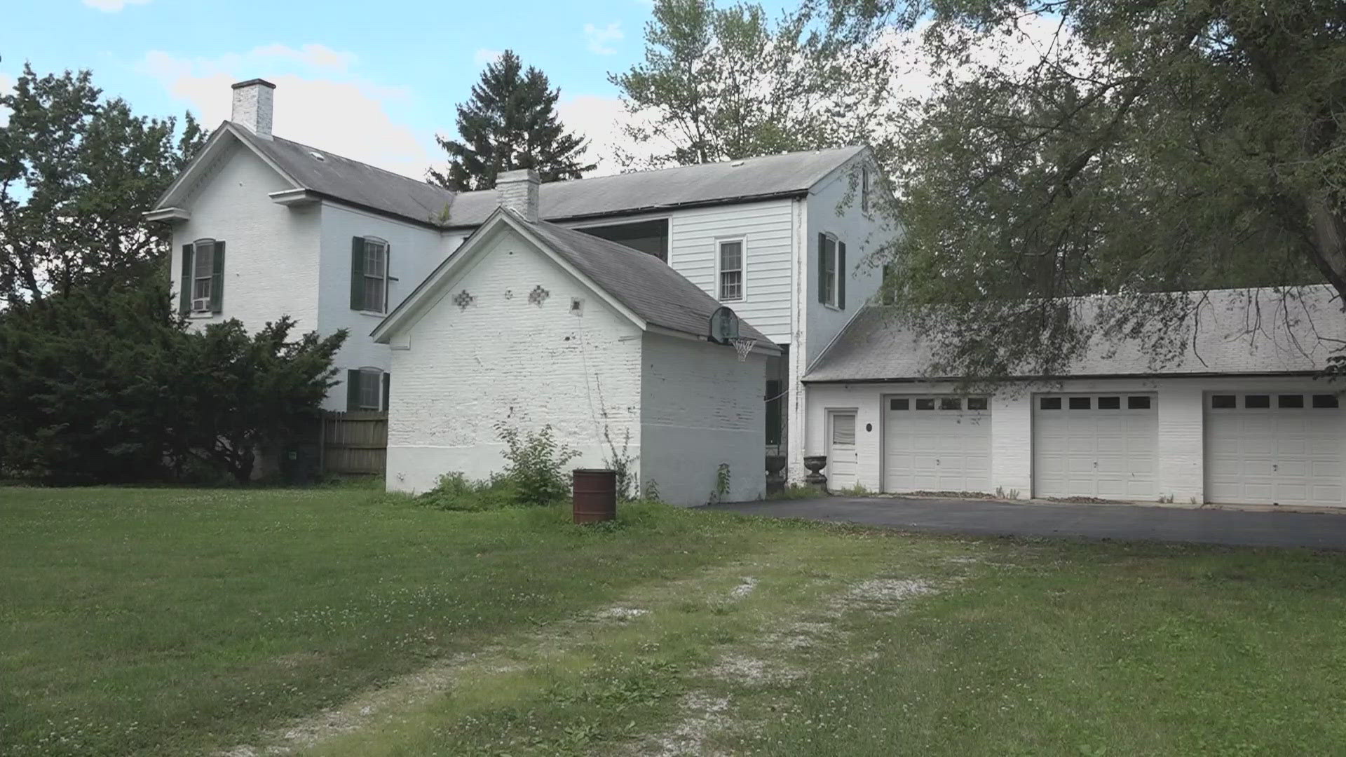 Leaders in St. Clair County plan to purchase a historic mansion in Belleville and turn it into a new community park.