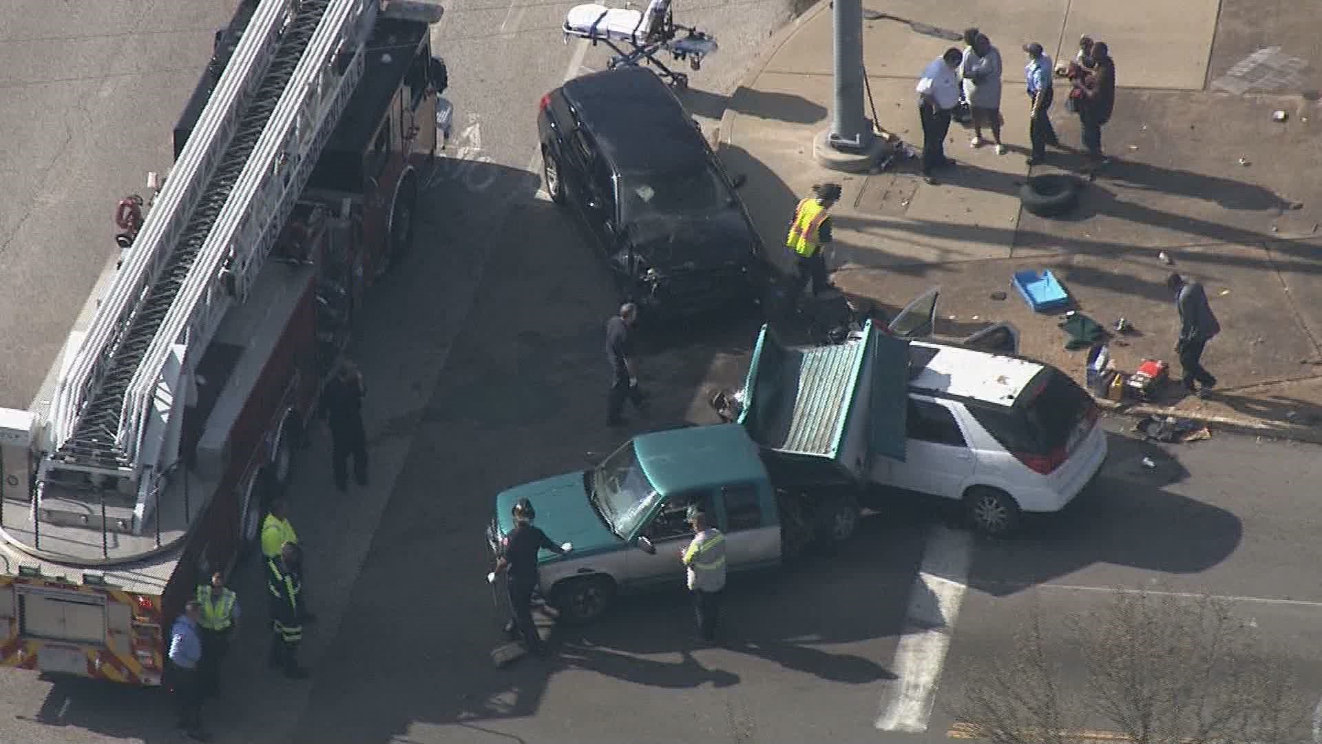 1 injured in multi-car crash involving school bus | ksdk.com