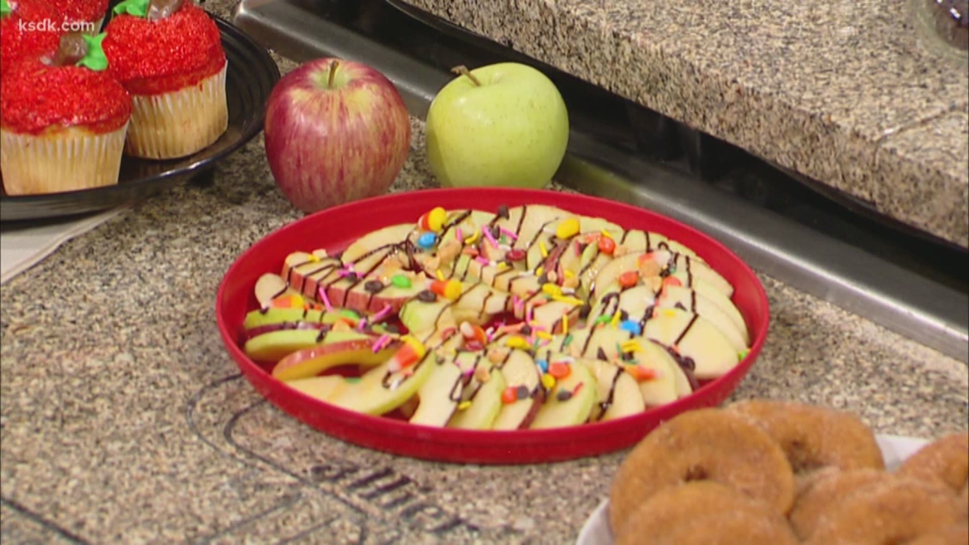 Lifestyle Blogger Liz Rotz teamed up with Eckert’s Farm to make these delicious Apple Nachos.