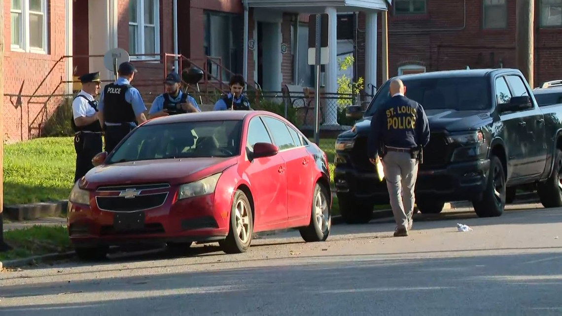 Nurse stops to help man shot in attempted carjacking in St. Louis