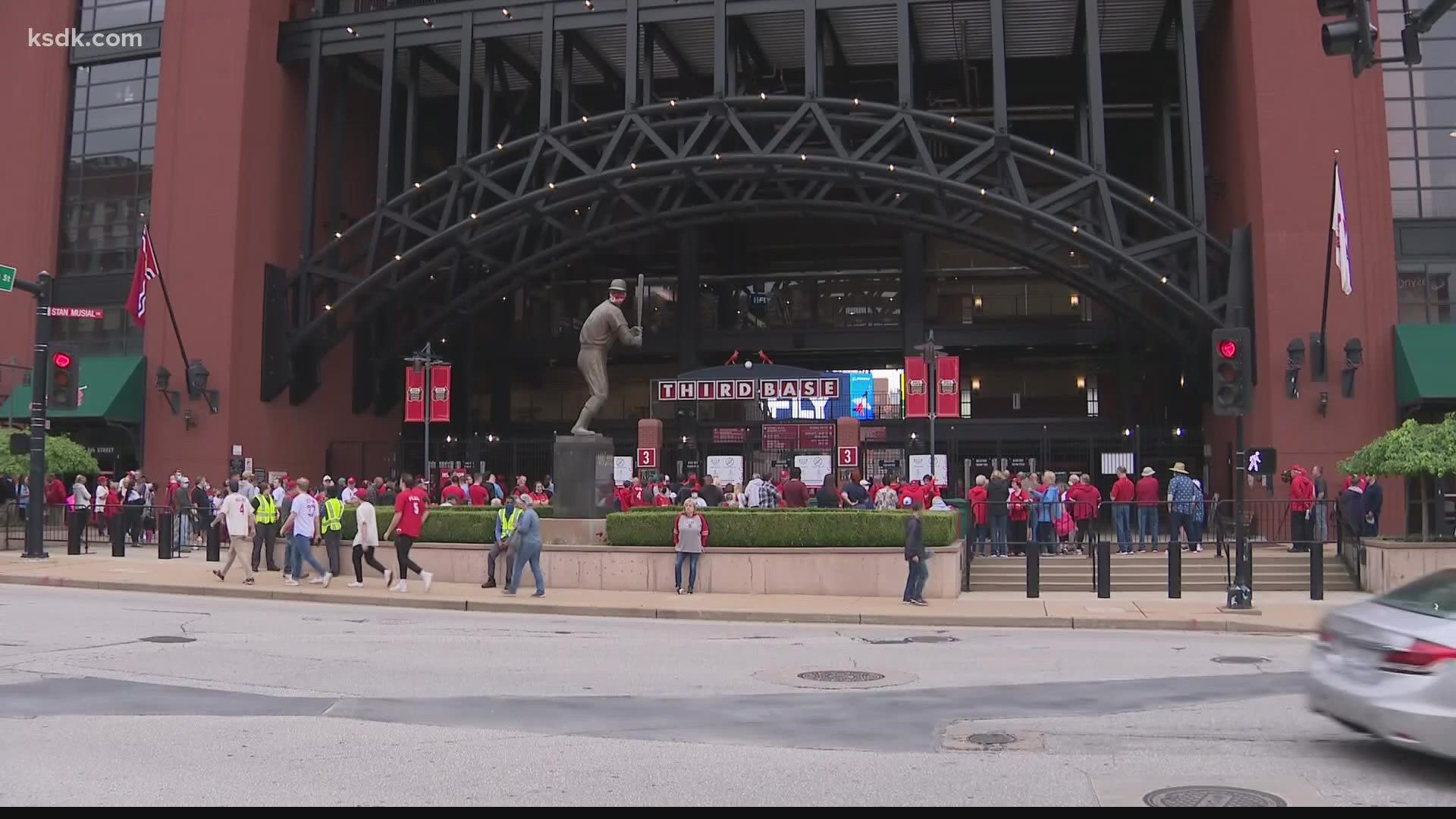 DVIDS - News - 64th Annual Recruit Cardinal Company Enlists at Busch Stadium