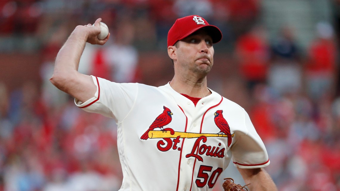 Wainwright Turns in Another 7-Inning Start as Cards Rout Pirates