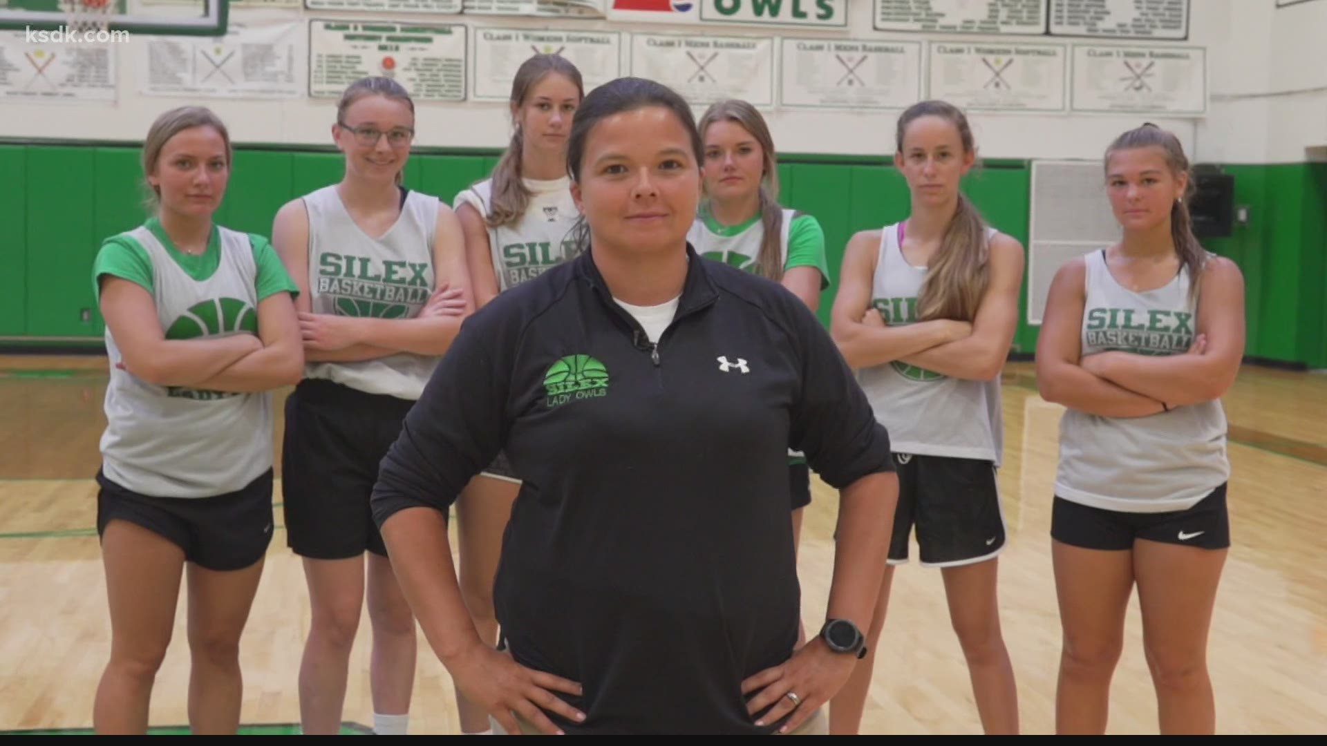 Coach in Silex, Missouri sets an example for basketball team