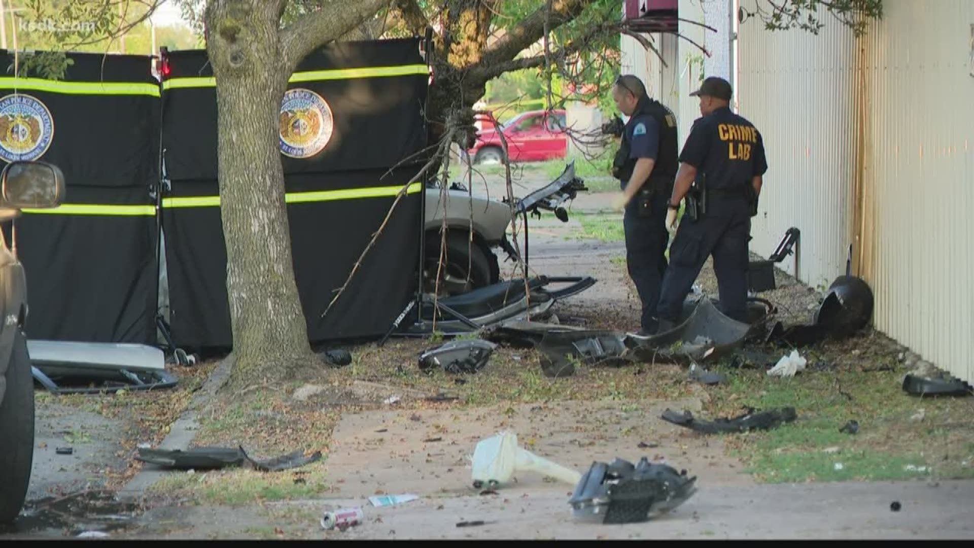 1 dead, at least 1 injured in north St. Louis crash | ksdk.com