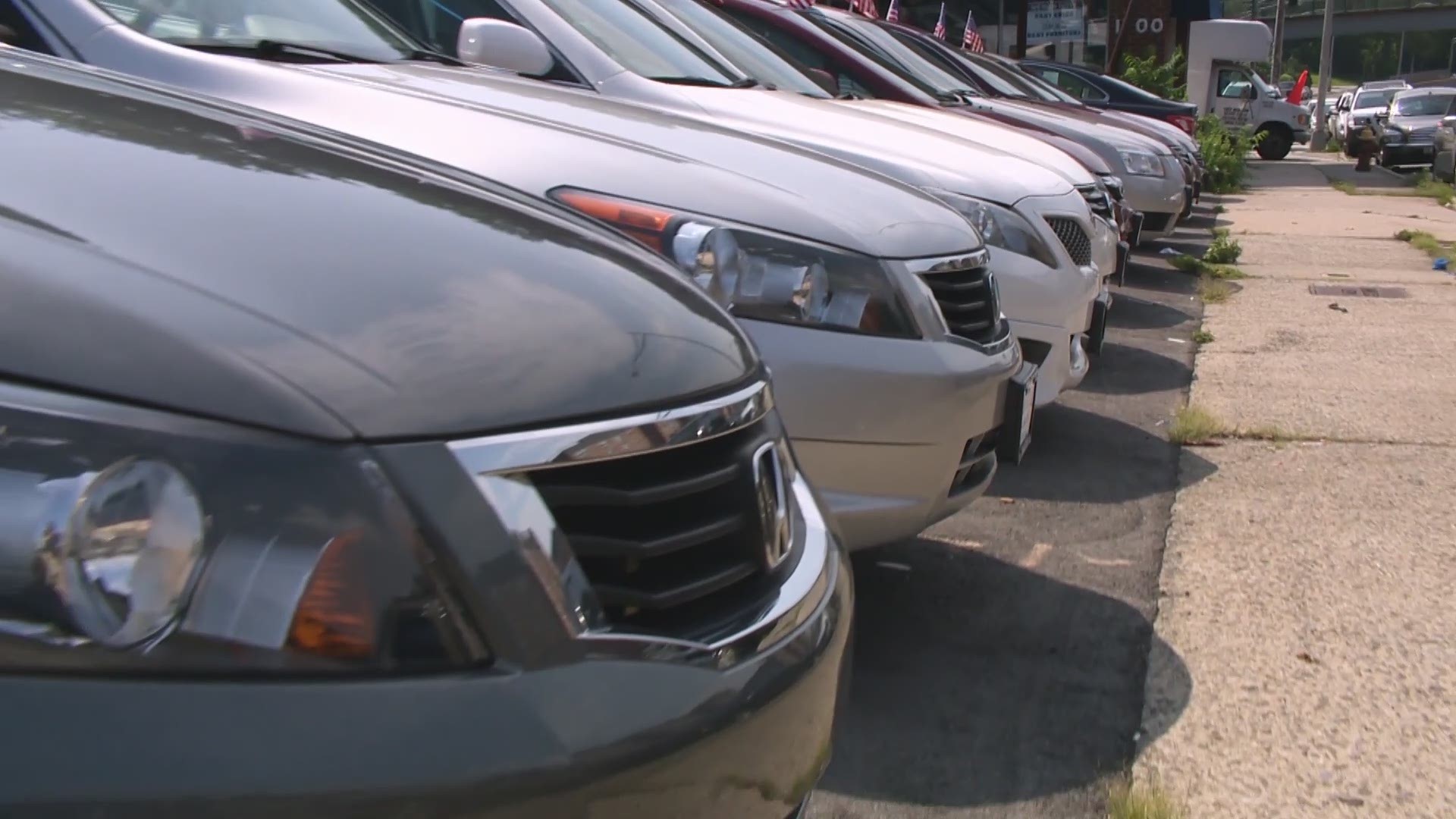 As Consumer Reports explains, you may actually be able get a great deal on a new or used car right now.