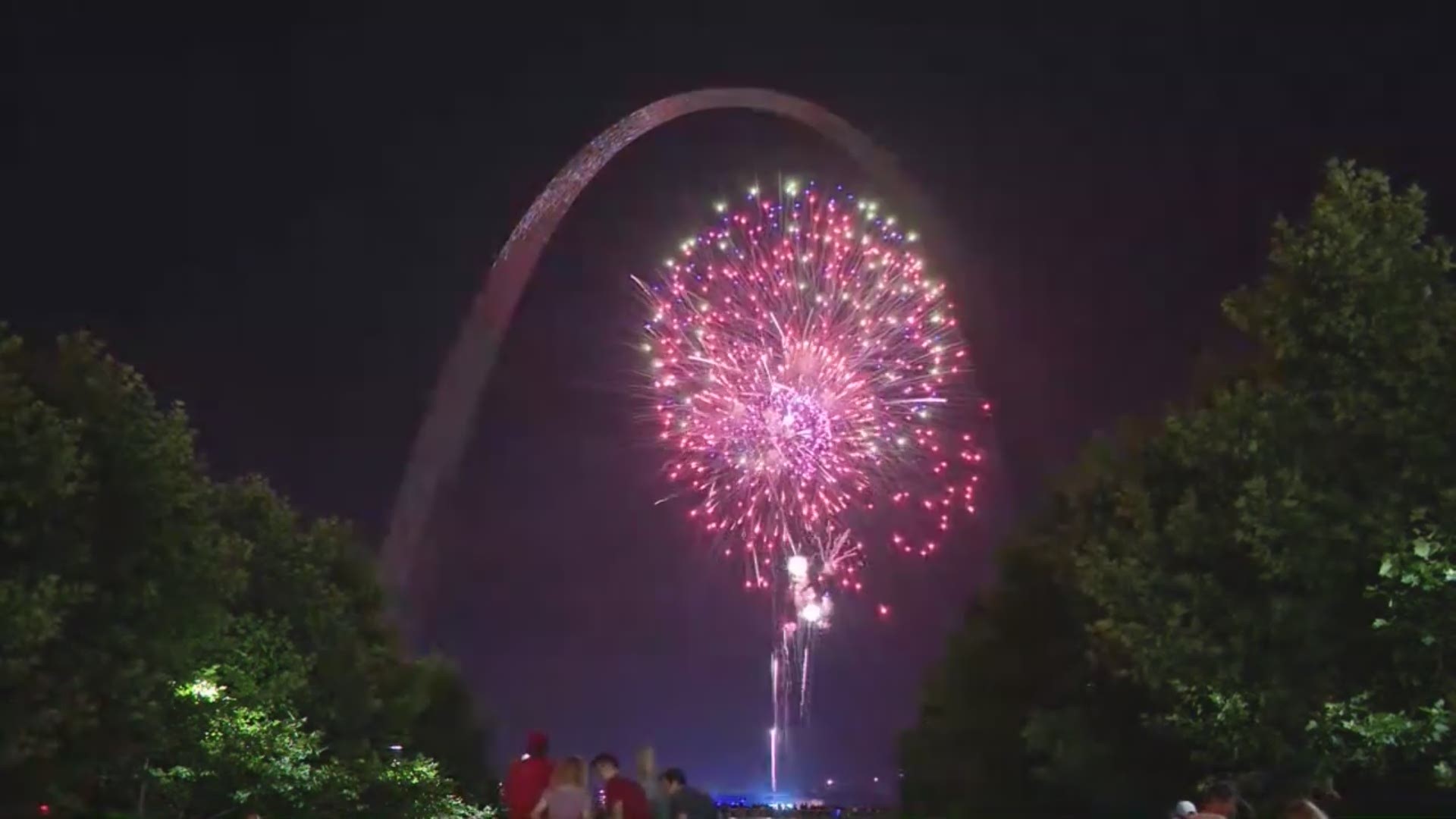 Here is a look at the fireworks in downtown St. Louis on the Fourth of July. This was at Fair Saint Louis at the Gateway Arch grounds.