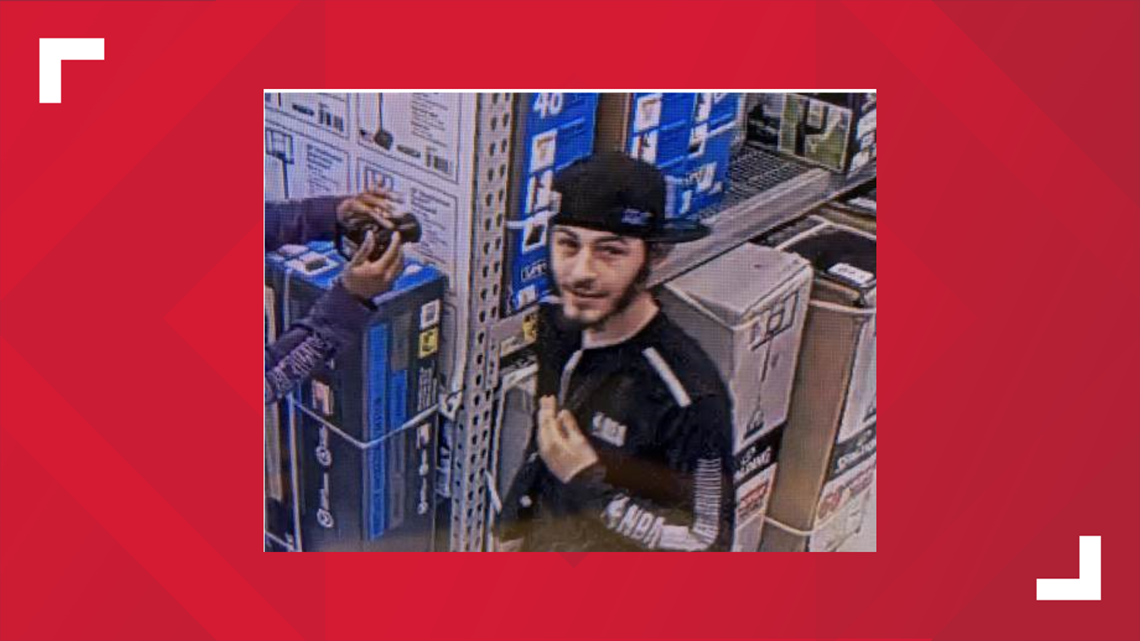 Police looking for man who blew white powder into people's faces - Vimarsana News