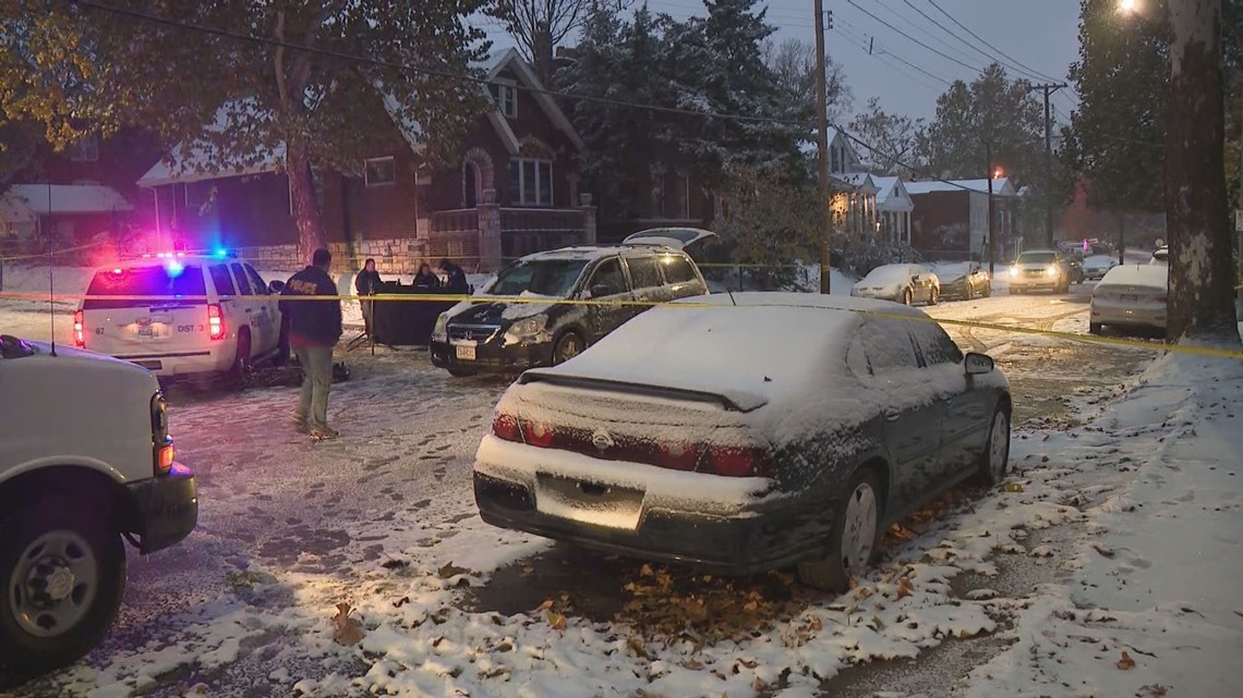 Homicide detectives investigating after woman shot in Dutchtown | ksdk.com