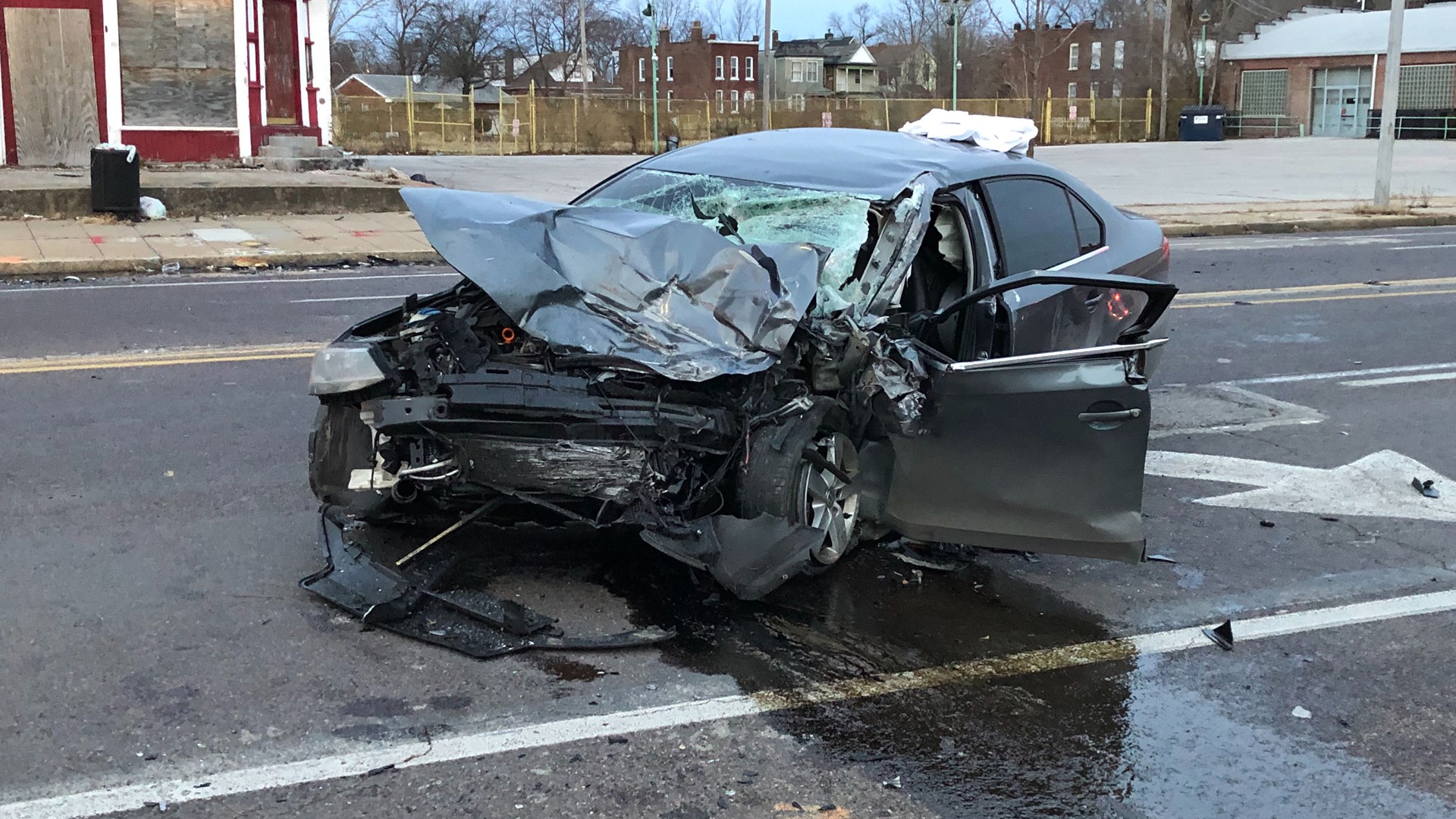 Metro bus accident north St. Louis | ksdk.com