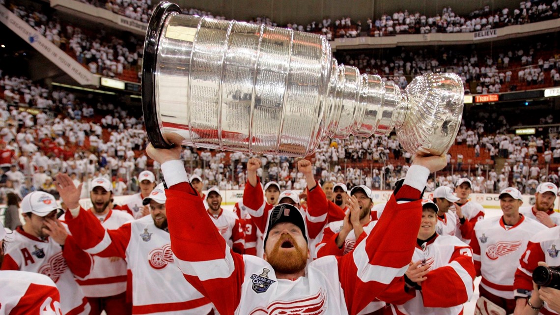 Why Is the Stanley Cup in Mario Lemieux's Swimming Pool?: How Winners  Celebrate with the World's Most Famous Cup