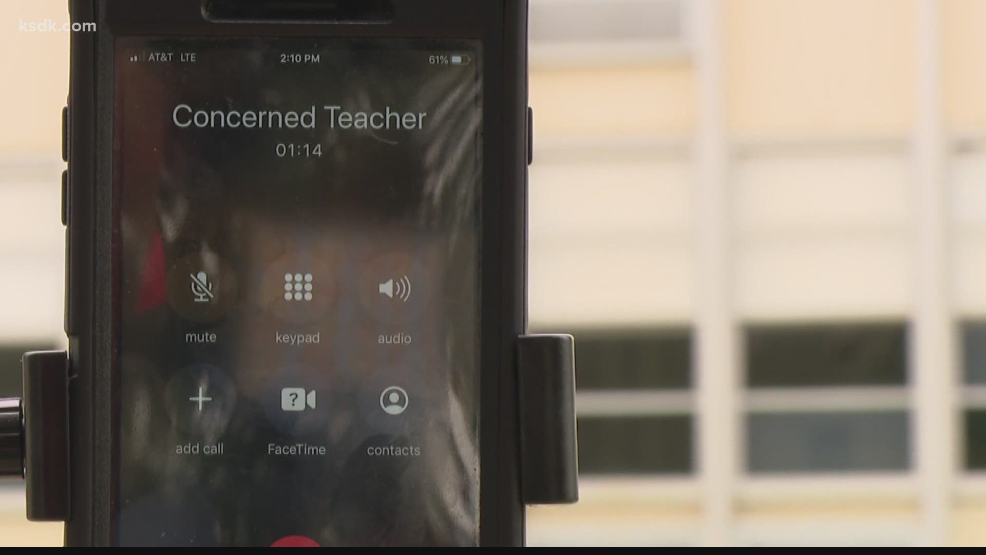 Teachers in the Ft. Zumwalt School District are being forced to return to in-person teaching five days a week, leaving some teachers worried and seeking other option