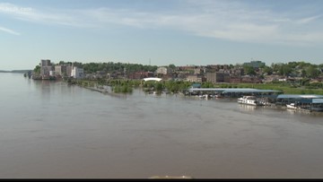 RAW: Flooding on the St. Louis riverfront and Arch grounds May 6, 2019 | comicsahoy.com
