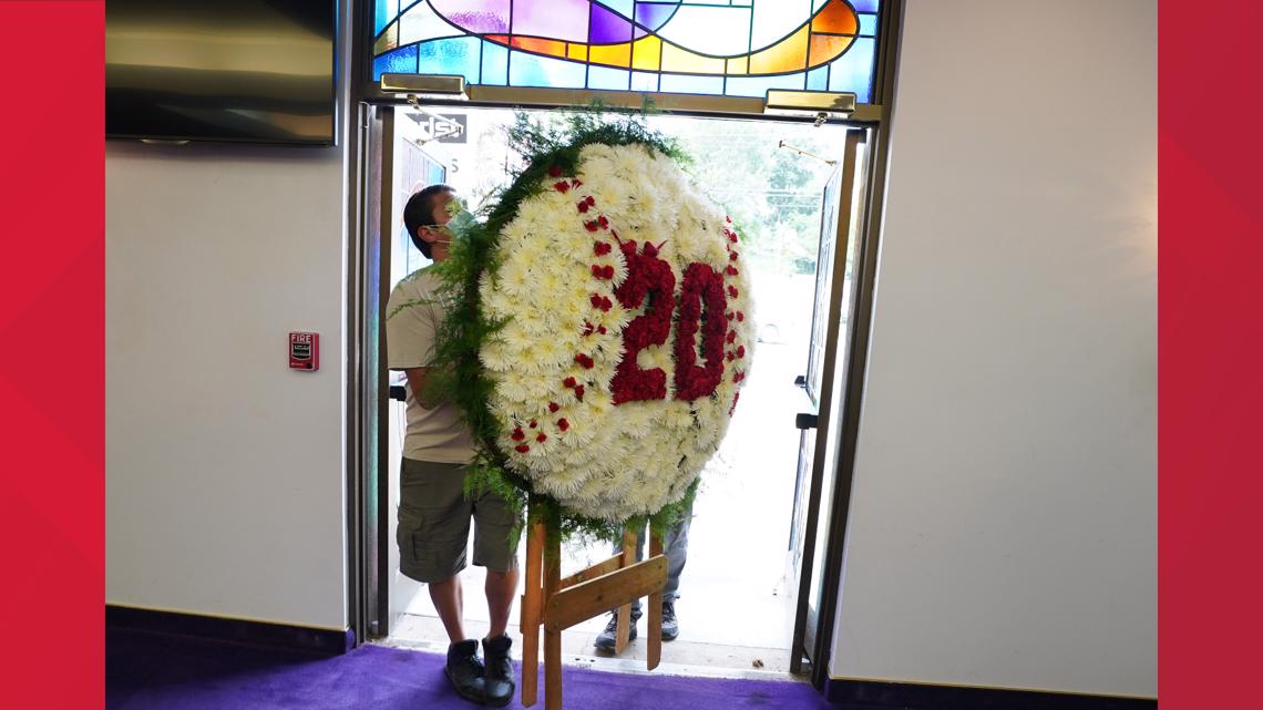 Mourners pay respects to Cardinals Lou Brock