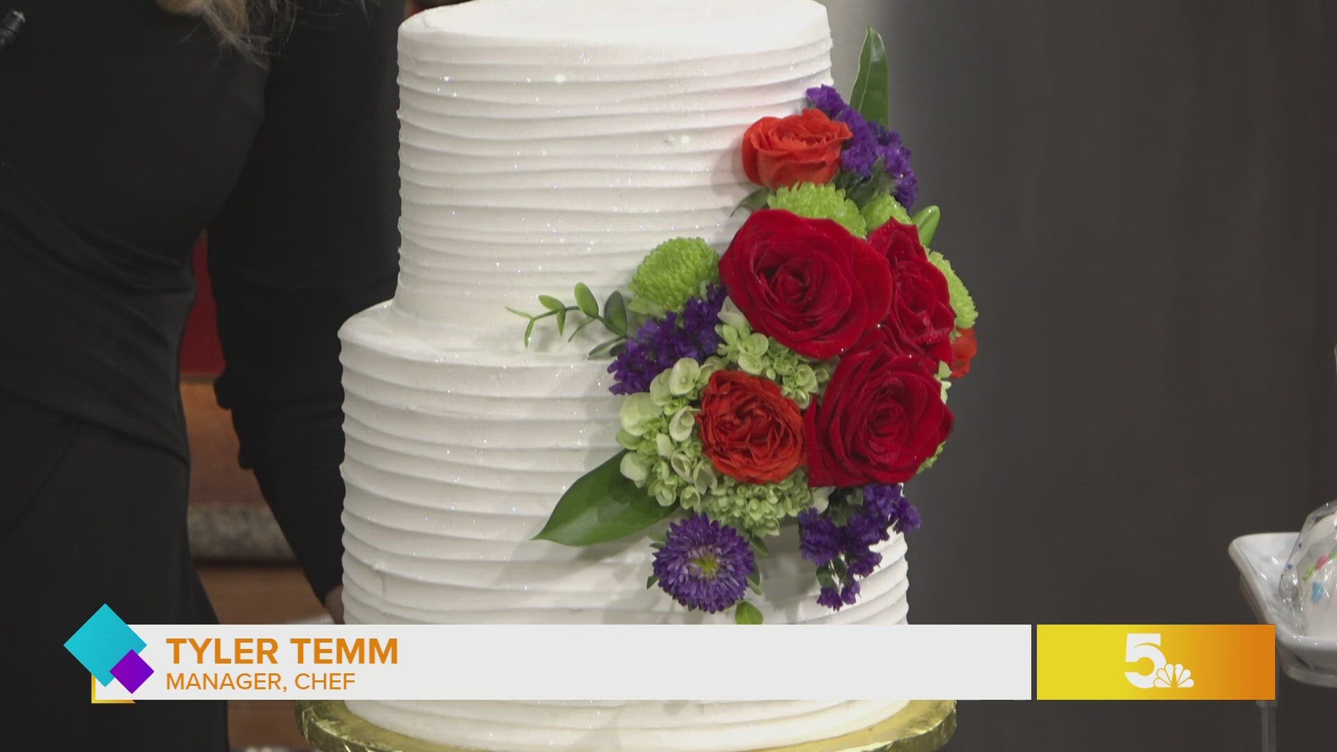 Finding the perfect cake with Temmtations by Wedding Wonderland Cakeshop