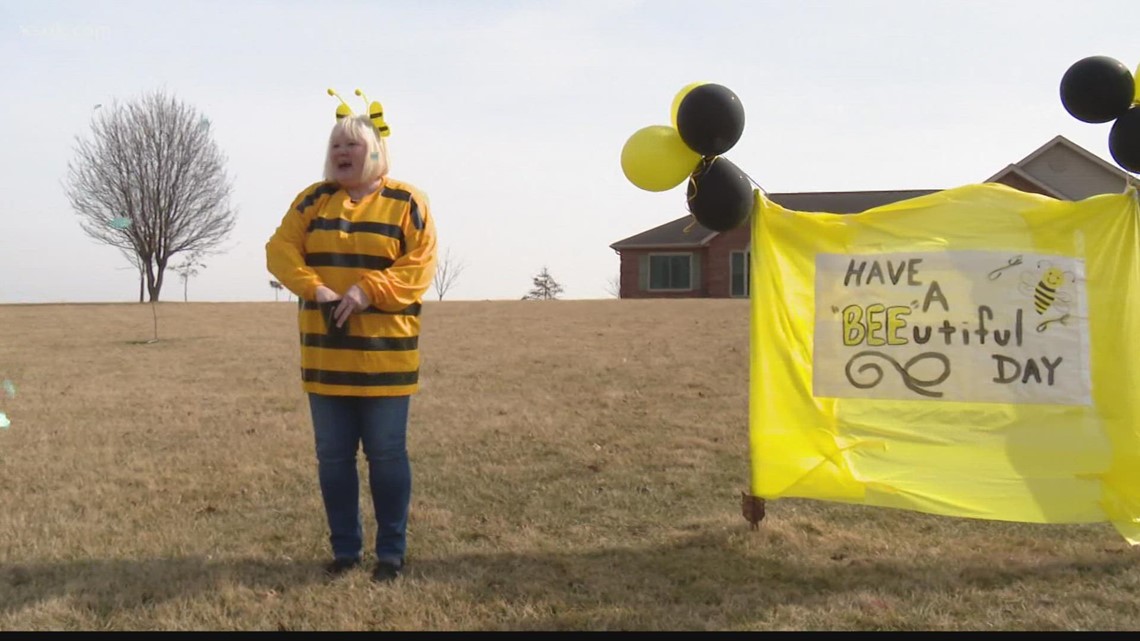 Smithon, Illinois grandma dresses up every Friday for grandkids - Vimarsana News
