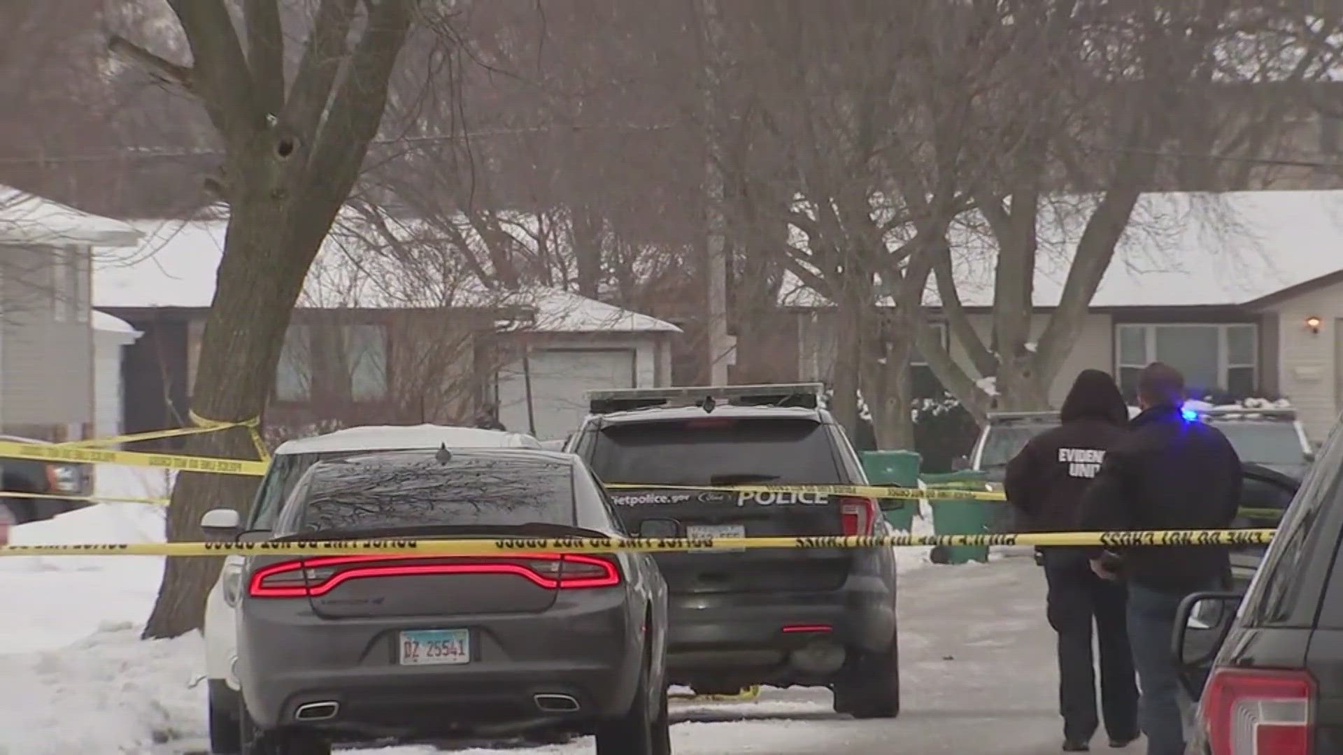 Suspect In Killing Of 8 People In Suburban Chicago Has Fatally Shot ...