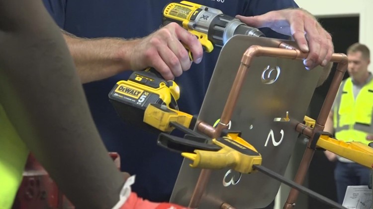 SMACNA St. Louis hosts students for a camp in trades