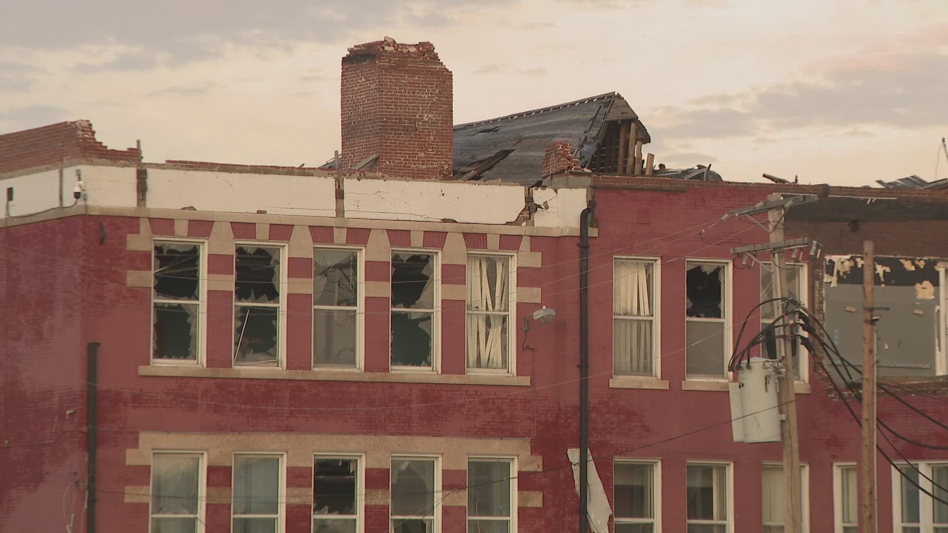 US immigration authorities arrest Spanish-language news reporter in ...