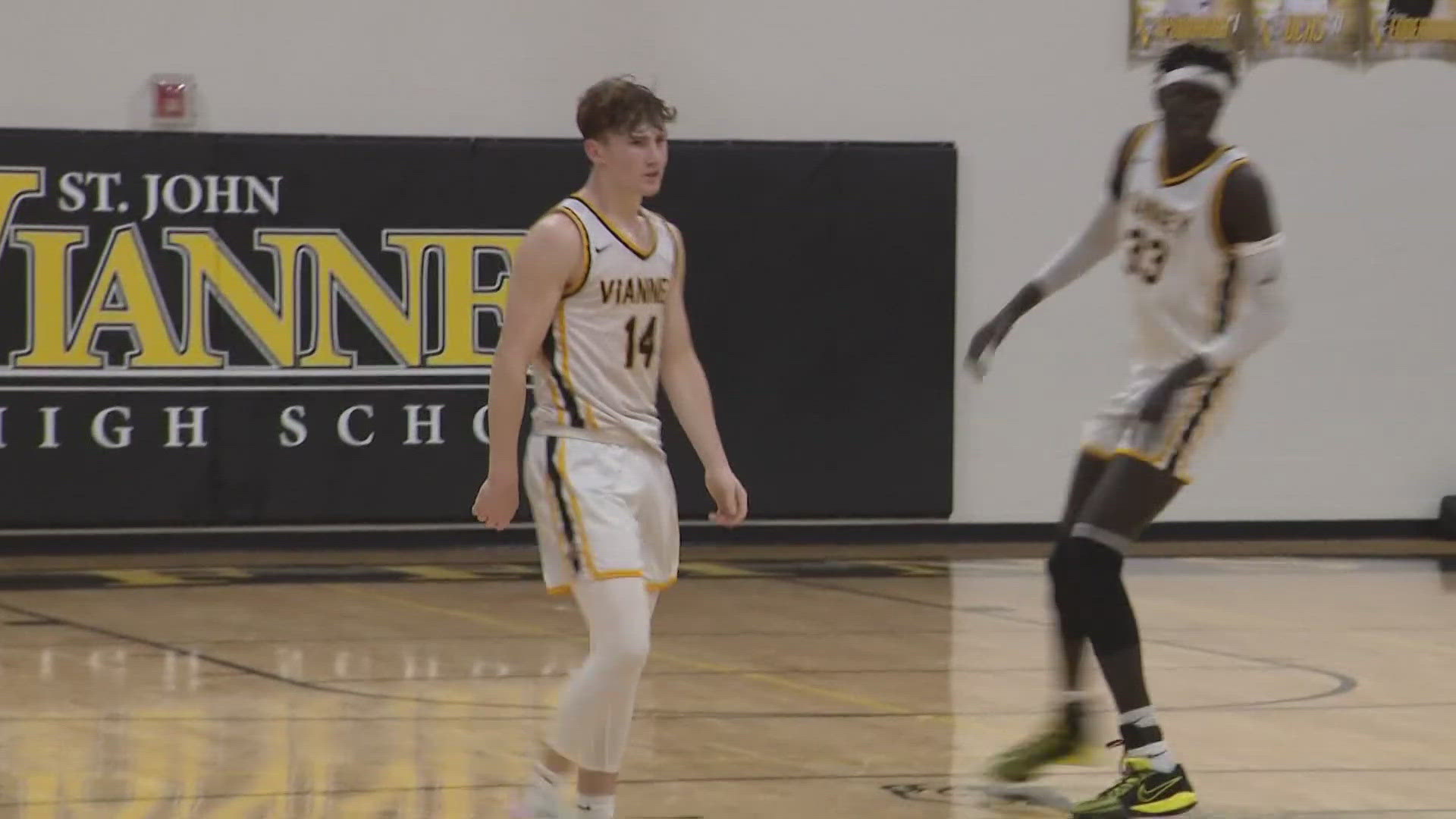 SIU-Carbondale landed one of the best scorers we have had in St. Louis in a long time. Vianney's Luke Walsh announced his commitment to Carbondale.