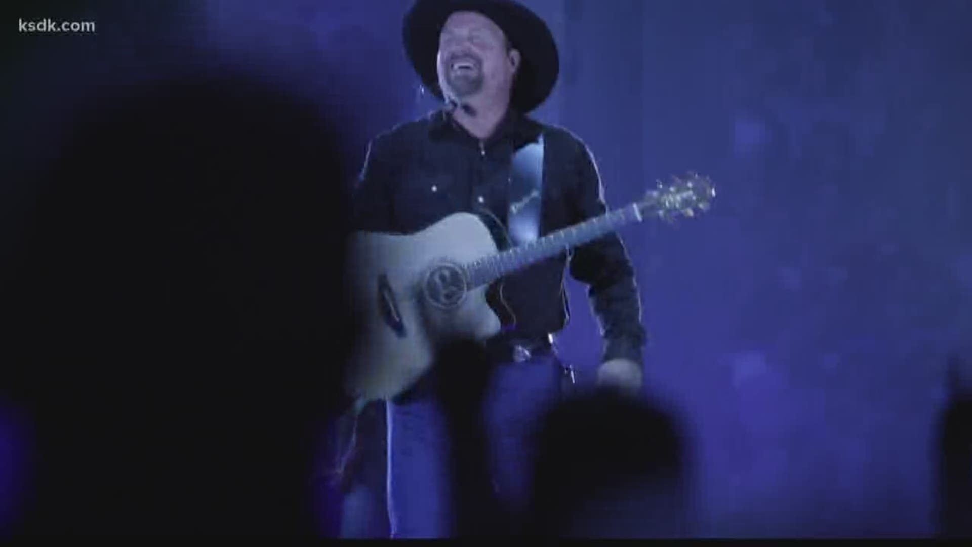 Garth tipped his hat to Doyle, the St. Louis man that discovered him, and said “he’s the guy that believed in me when I first moved to Nashville, I love this cat.”