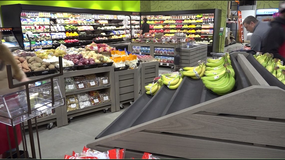 Grocery store opens in St. Louis 'food desert,' first one in 50 years