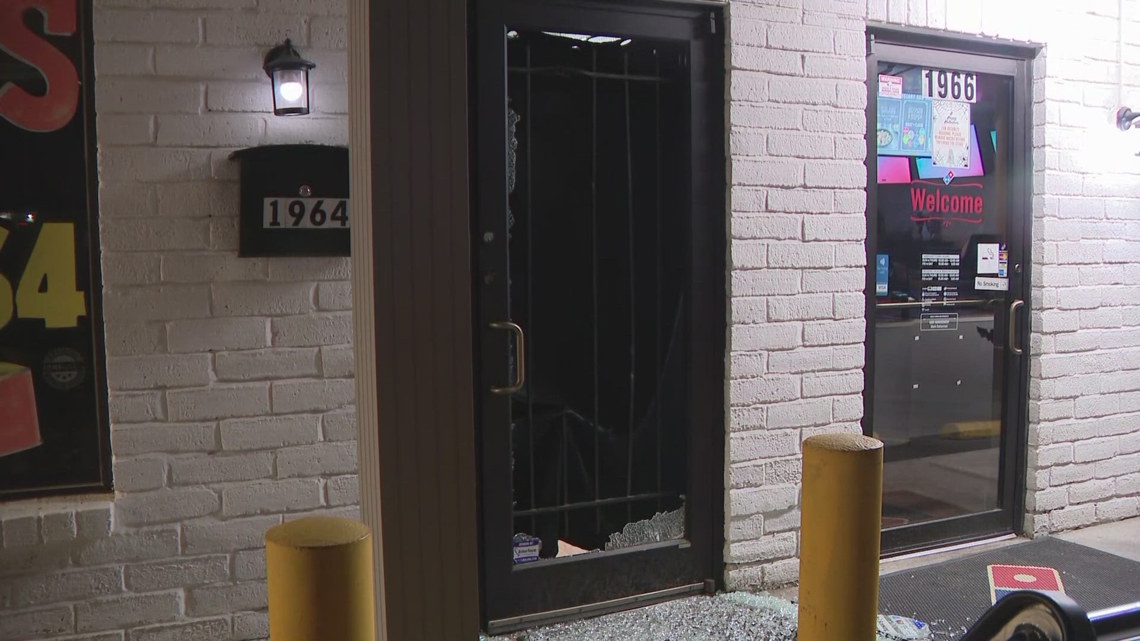 Police investigating gun store robbery in St. Charles | ksdk.com