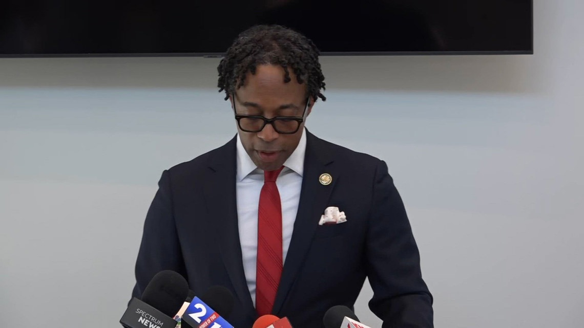 Timothy Lockett St. Louis County leaders tout new traffic signal upgrades | ksdk.com