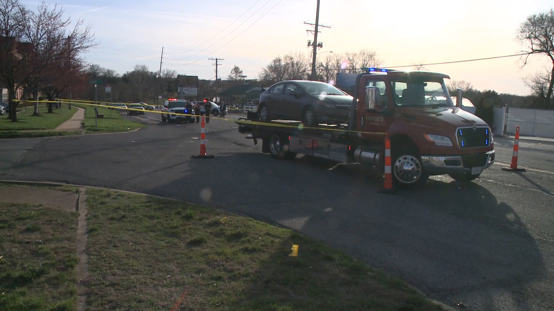 Police identify pilot killed in plane crash at Spirit of St. Louis ...